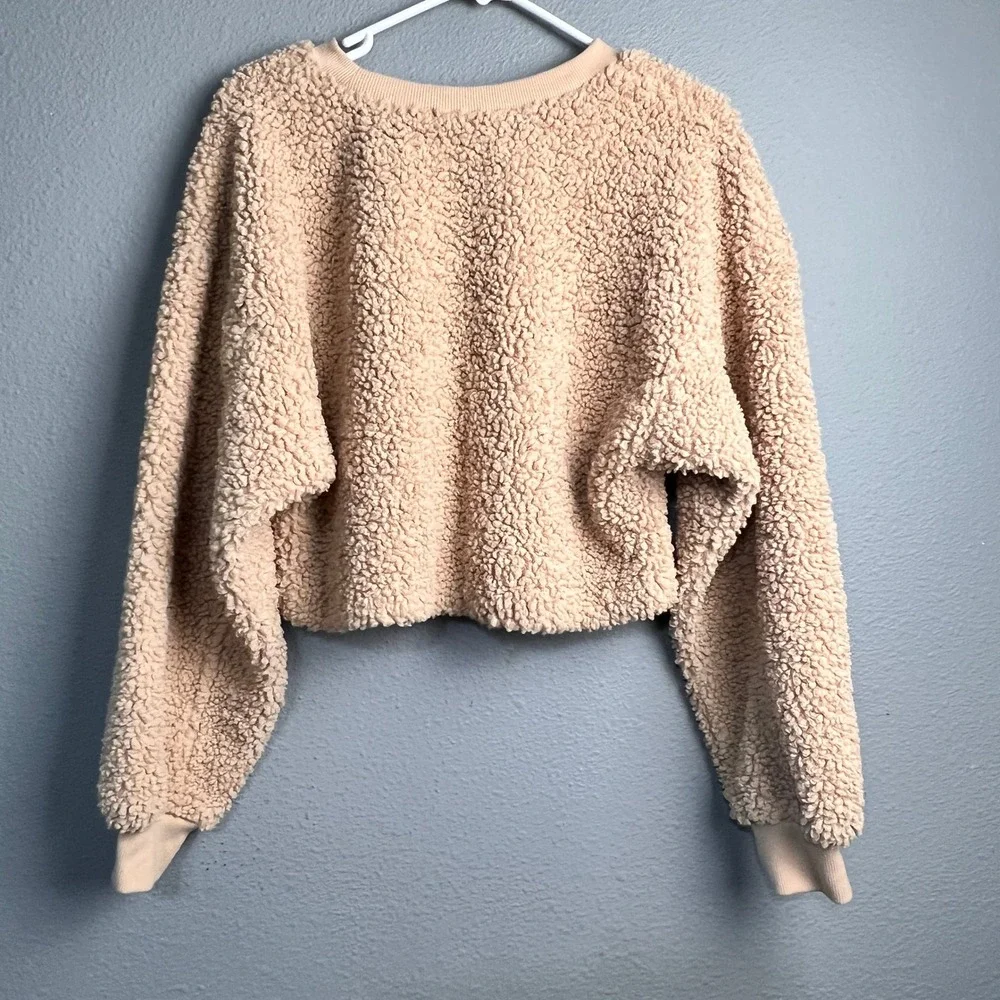 Wild Fable Tan Faux Fur Sherpa Cozy Cropped Sweatshirt S Relaxed Borg Pullover - Picture 3 of 9